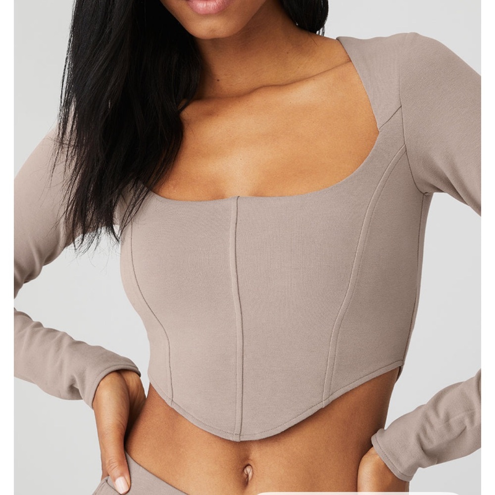 NWT Alo Yoga Taupe Sculpt Set Soft Corset Long Sleeve Top and Ruched Soft Pants - Picture 5 of 9